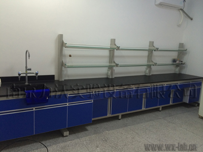 實(shí)驗(yàn)臺(tái)