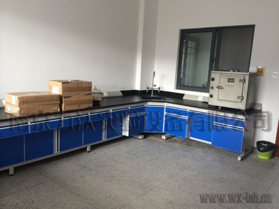 實(shí)驗(yàn)臺(tái)